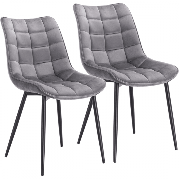 Chaises grises.