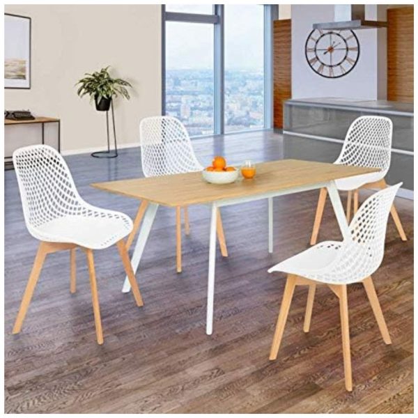 Chaises blanches scandinaves salle a manger